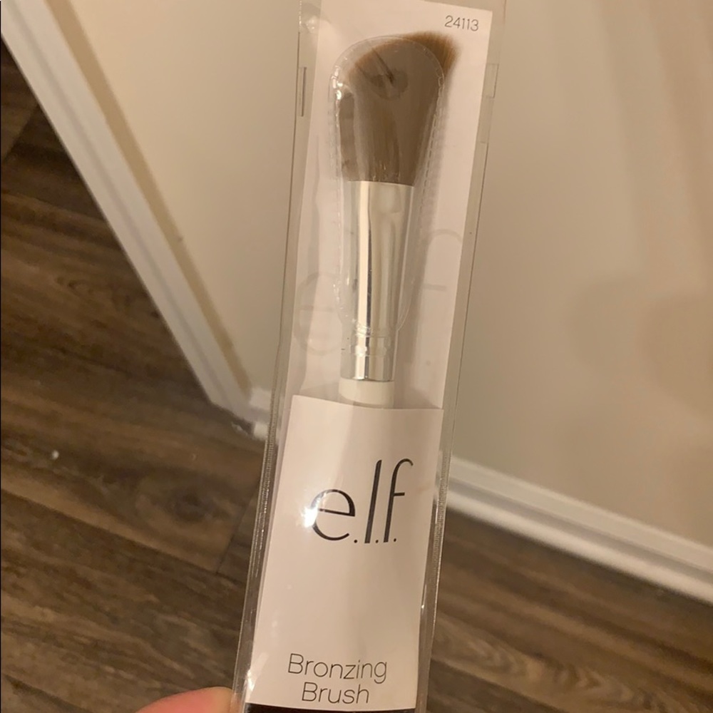 e.l.f Bronzing Brush